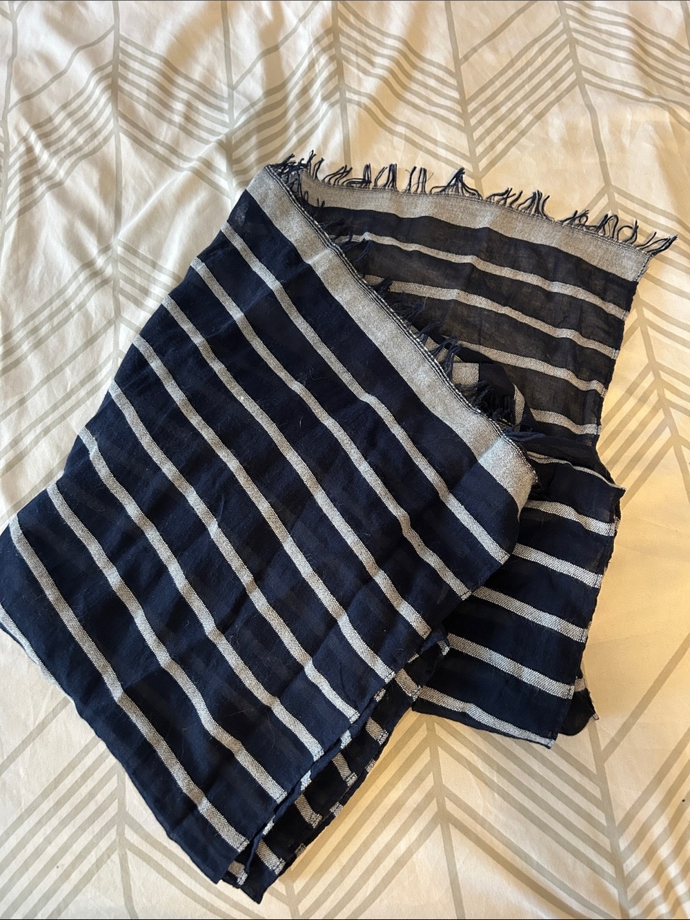 Scarf Striped Navy and Gray & Lightweight oversized.
